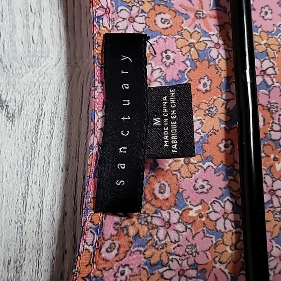 Sanctuary Floral Button Down Shirt Size Medium - Picture 4 of 8